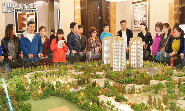 首创集团某公司重庆•成都豪宅别墅地产考察圆满结束