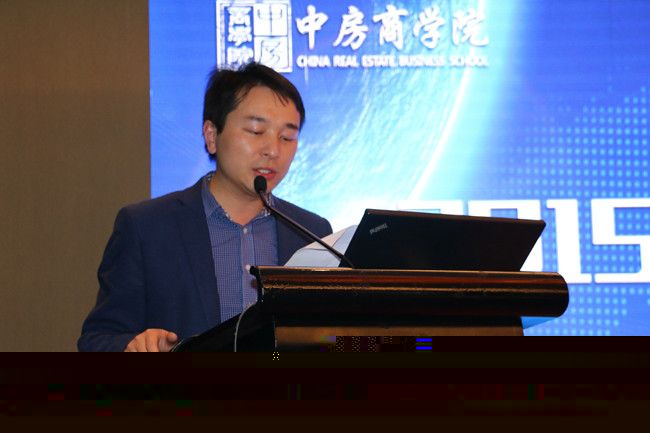 中房商学院 副院长 邓明政
