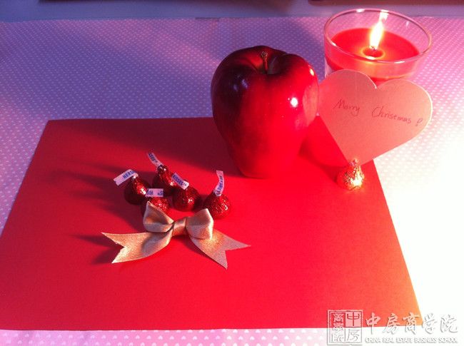 中房商学院全体职员祝福全国朋友