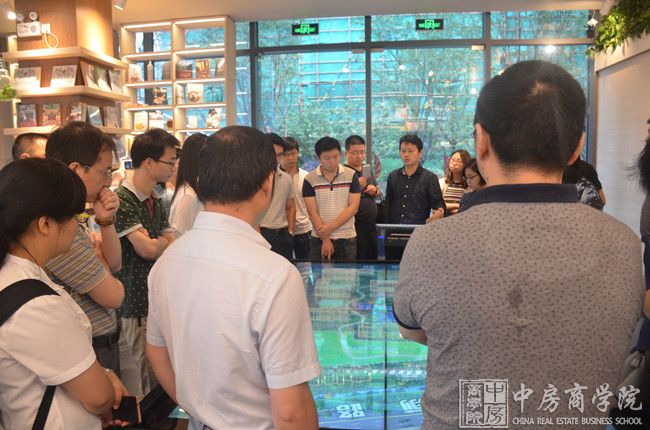 2016中国地产标杆行第十站“绿色地产篇”走进朗诗圆满结束