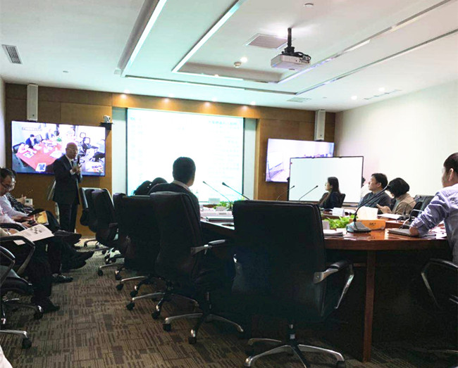 摘要：2019年3月27日，中房商学院受北京某地产集团的邀请，深入企业，进行了为期一天的《房地产项目批量精装设计优化与标准化设计管控》主题交流培训。